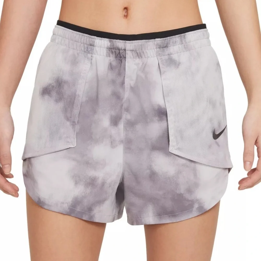 Nike women’s Tempo Luxe Icon Clash lined running shorts Lightweight Sz-XS. T9
